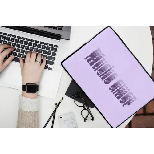 Mucho amor - Paars - Gelaagde letters laptophoes neopreen klein -bureau