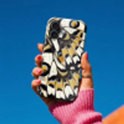 Vlinder - Vleugel - Geel Toughcase MagSafe Apple iPhone 17 klein -Sfeer1V