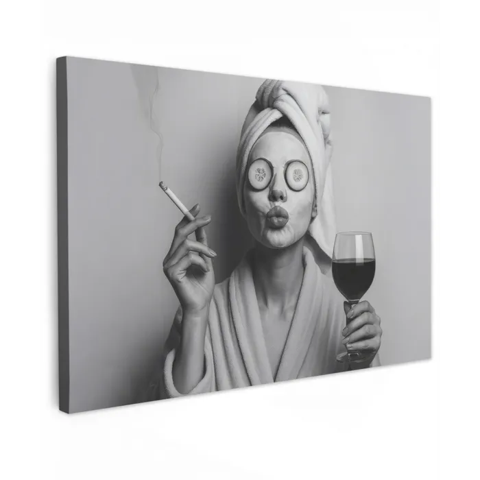 Vrouw - Masker - Wijn - Sigaret Tuinposter op houten frame 2 cm dik klein -3d