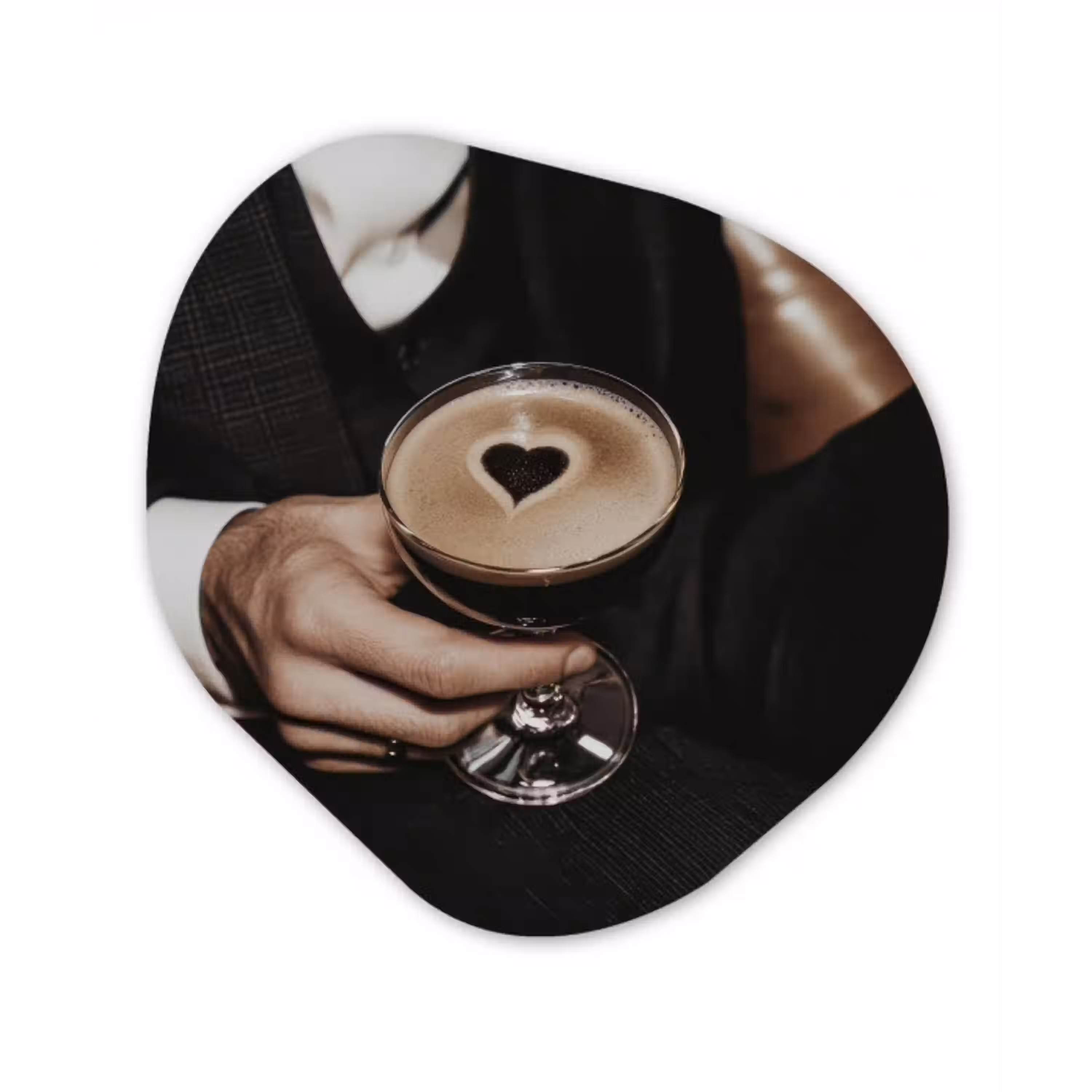 Hartje - Cocktail - Espresso Martini - Hand Wandcirkel Organisch Plexiglas middel -3d