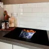 Kip - Bucket - Delfts blauw - Lekker Inductie beschermer vinyl 3mm klein -sfeer3
