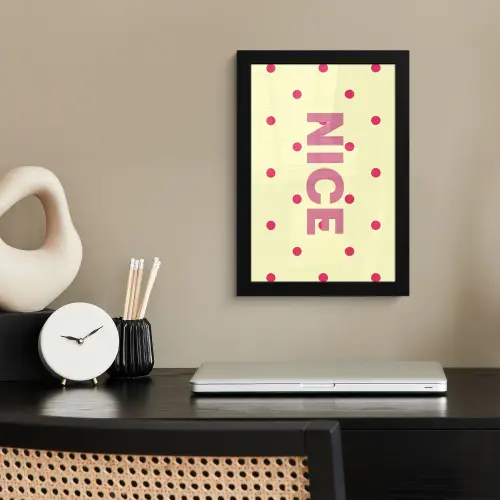 Nice - Stippen - Roze - Geel fotolijst zwart zonder passe partout klein -sfeer1