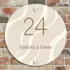 Beige golven - Klassiek Naambord Rond klein -sfeer2