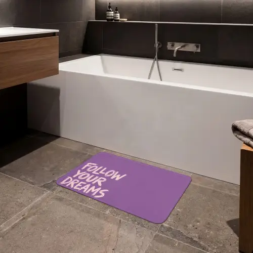 Follow your dreams - Paars - Penseeltextuur Badmat klein -sfeer3