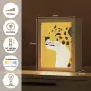 Cheetah - Illustratie - Geel Light Box met kabel (Tafellamp) klein -USP_NL