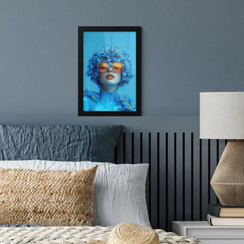 Vrouw - Bloem - Blauw - Modern - Bril - Portret fotolijst zwart zonder passe partout klein -sfeer3