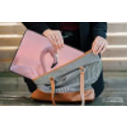 Flamingo - Portret - Roze laptophoes neopreen klein -tas