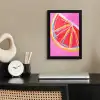Grapefruit - Geschilderd - Roze - Strepen fotolijst zwart zonder passe partout klein -sfeer1