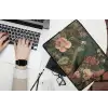 Groene papegaai - Kleurrijke bloemen - Donkere achtergrond laptophoes neopreen klein -bureau