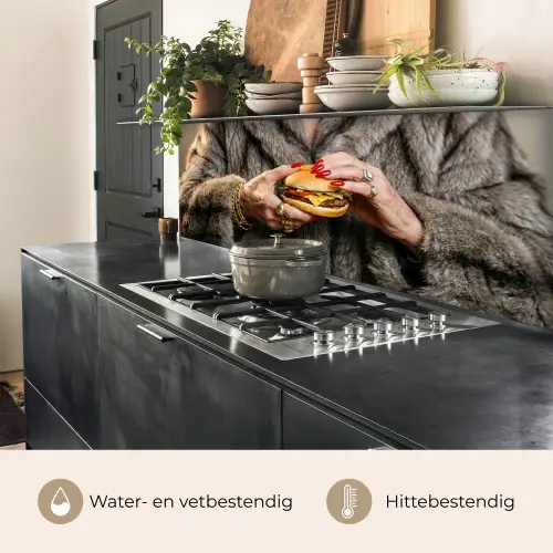 Vrouw - Hamburger - Bontjas keuken achterwand 2 middel -usp_NL