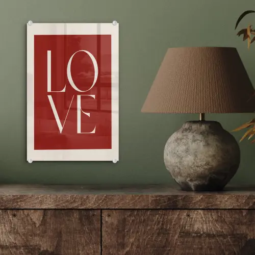 Love - Rood - Minimalistisch plexiglas 5mm klein -sfeer3