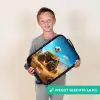 Monstertruck scoort goal in woestijnstadion Kinderkoffer - Zwart klein -sfeer4_NL