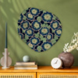 Bloemen - Borduurwerk - Patroon - Blauw - Groen Wandcirkel Organisch Aluminium middel 851 -sfeer2