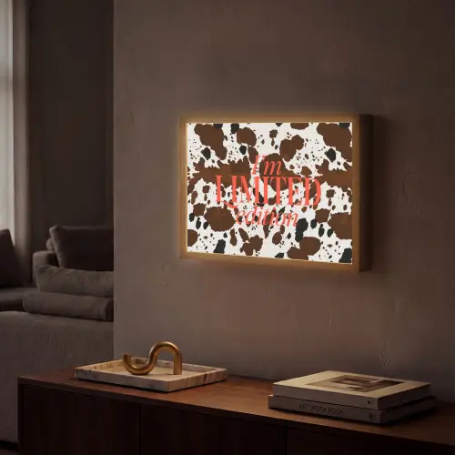 Koeienprint - Limited edition - Rood Light Box met batterij (Wandlamp) middel -sfeer1