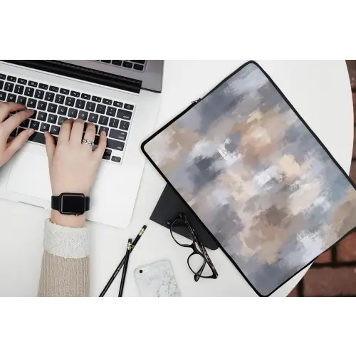 Penseelstreken - Schilderij - Beige laptophoes neopreen klein -bureau