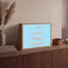 Blauw - Oranje - Just want to be happy & naked Light Box met batterij (Wandlamp) middel -sfeer2