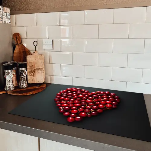 Kersen - Hart - Rood - Zwart Inductie beschermer vinyl 3mm klein -sfeer3