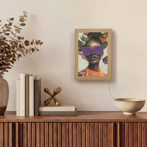 Vrouw - Zonnebril - Vlinder - Bloemen Light Box met kabel (Tafellamp) klein -sfeer2