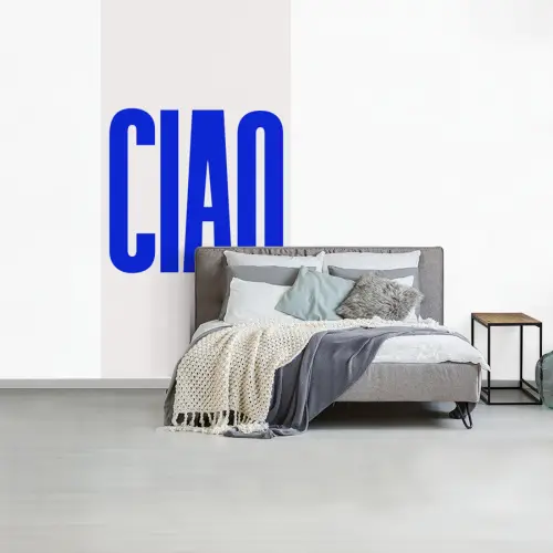 Ciao - Hoofdletters - Blauw - Minimalistisch fotobehang vinyl groot -slaapkamer