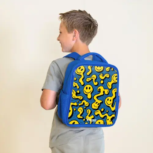 Smiley - Geel - Blauw Kinderrugzak - Blauw middel -sfeer2