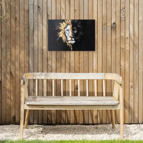 Leeuw - Gesplitst - Zwart - Lijn Tuinposter op houten frame 2 cm dik klein -sfeer4