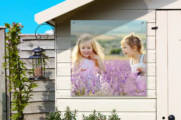 Tuinposter met kinderen in lavendelveld