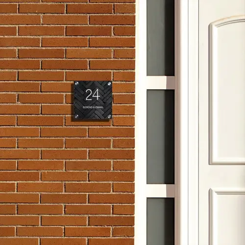 Zwarte tegels - Klassiek Naambord Vierkant klein -sfeer3-XS