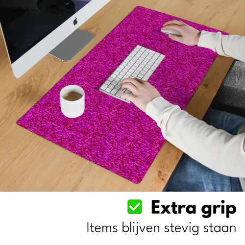 Vloeiend - Olie - Roze - Verf Muismat XXL klein 681 -sfeer3