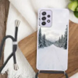 Weg - Sneeuw - Naaldbos - Winter - Avontuurlijk Hoesje Samsung Galaxy A52 5G met koord klein -sfeer4