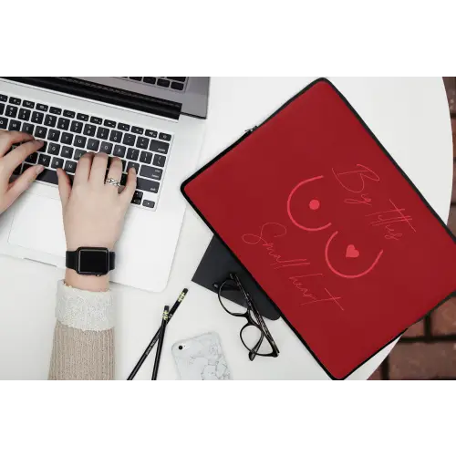 Big titties small heart - Rood - Hart laptophoes neopreen klein -bureau