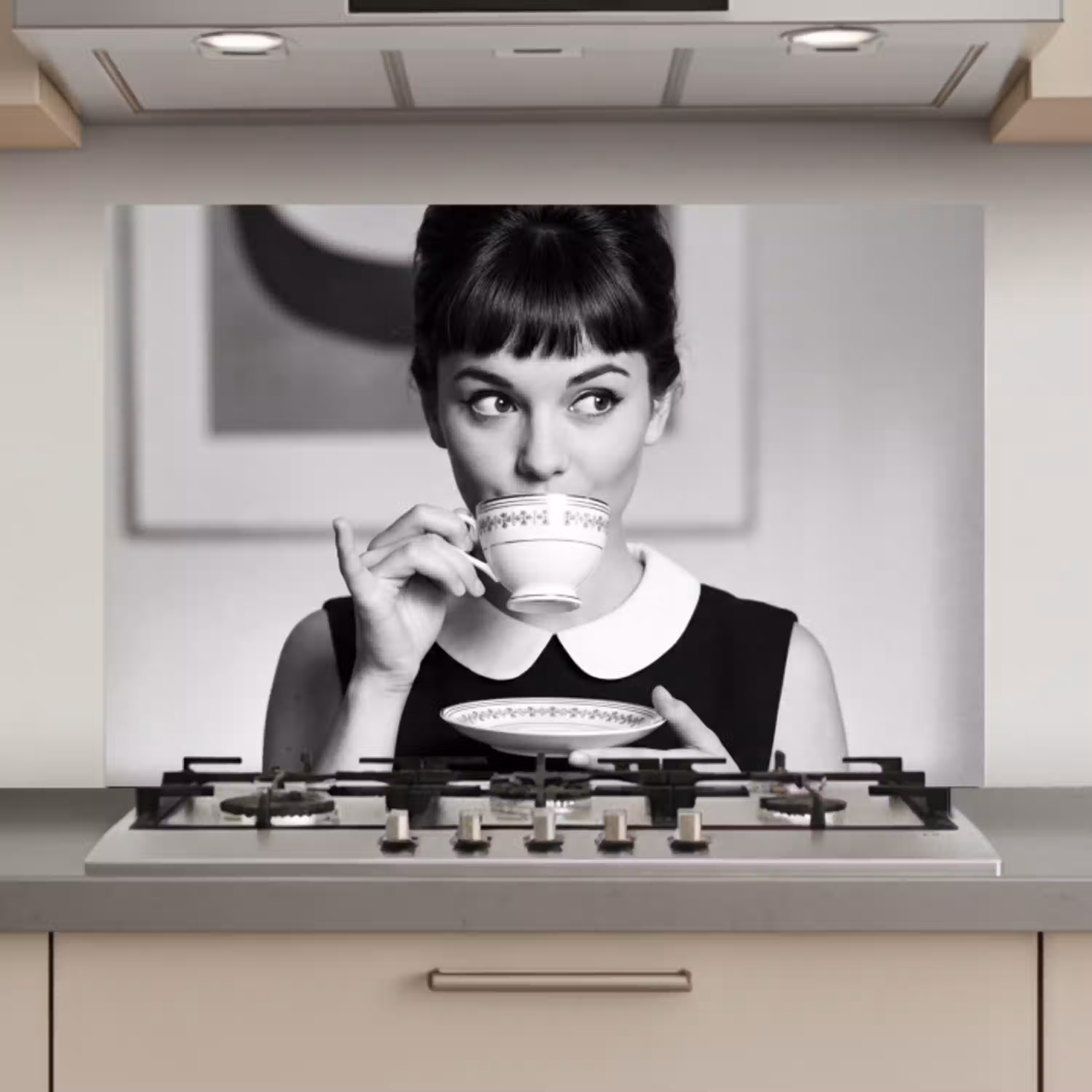 Portret - Thee - Vrouw keuken achterwand spatscherm klein -3d_website