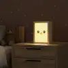 Kuiken - Vrolijk - Geel - Minimalistisch Light Box met kabel klein -sfeer1_kind
