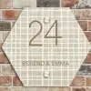 Beige raster - Klassiek Naambord Hexagon klein -sfeer2