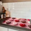 Macarons - Hartjes - Kleurrijk - Roze Inductie beschermer vinyl 3mm klein -sfeer3