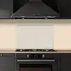 Zandkleurig - Modern - Egaal keuken achterwand spatscherm klein 900 -sfeer1