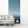 Zeilbootje - Kalme zee - Helderblauwe hemel fotobehang vinyl groot -woonkamer