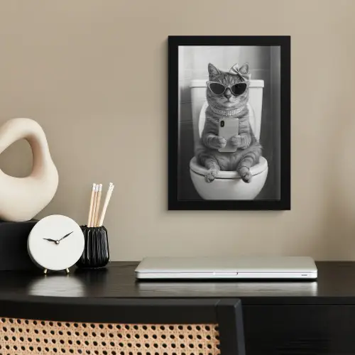 Kat - Telefoon - Toilet - Zwart - Wit fotolijst zwart zonder passe partout klein -sfeer1