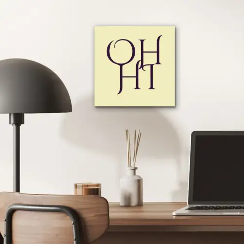 Oh hi - Geel - Monogram aluminium wit klein -sfeer5