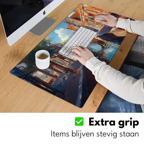 Stad - Gracht - Zon - Fietsen Muismat XXL klein -sfeer3