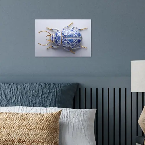 Kever - Delfts  - Blauw - Goud poster papier klein -sfeer2