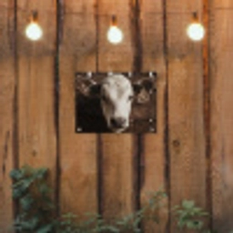 Kalf - Oormerk - Houten stal tuinposter los doek klein -sfeer1