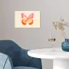 Oranje - Vlinder - Minimalistisch poster papier klein -sfeer3