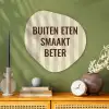 Buiten - Quote - Strepen - Zomer Wandcirkel Organisch Aluminium middel -sfeer2