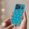 Bananen - Geel - Blauw - Print Telefoonhoesje iPhone 17 Pro klein -sfeer3_DE