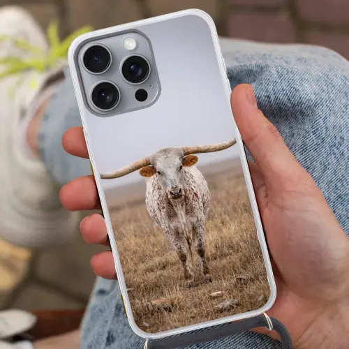 Longhorn - Grasveld - Dier Hoesje iPhone 16 Pro Max met koord klein -sfeer3