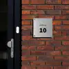 RVS - Metaal - Klassiek Naambord geborsteld aluminium Vierkant middel -sfeer1-S