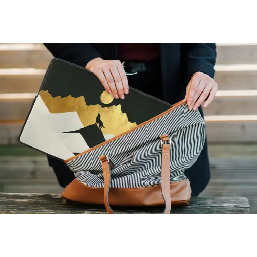 Wolf - Bergen - Maan - Zwart laptophoes neopreen klein -tas