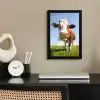 Koe - Dieren - Bloemen - Gras fotolijst zwart zonder passe partout klein -sfeer1