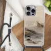 Berglandschap - Mist  - Penseelstreken Hoesje iPhone 16 Pro Max met koord klein -sfeer4
