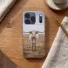 Longhorn - Grasveld - Dier Telefoonhoesje iPhone 17 Pro klein -sfeer1